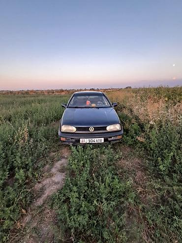Транспорт: Volkswagen Golf: 1993 г., 1.6 л, Механика, Бензин, Седан — 1
