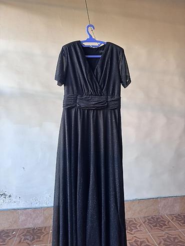 tarık ediz: Qara rəngli, zərif parıltılı maxi don - Model: V-yaxa, qısa qol - — 1