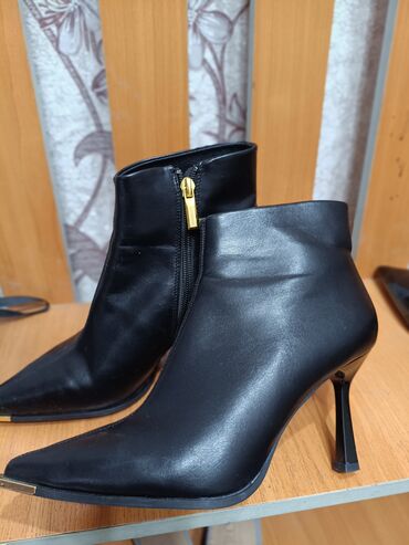 Женские ботильоны на каблуке - Цвет: черный - Материал верха: гладкая