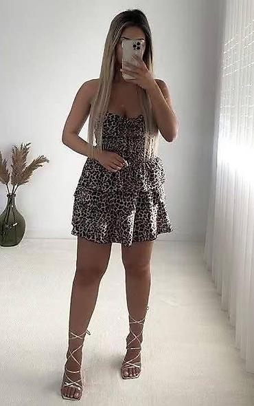 pheromone parfemi: Ženska mini haljina bez bretela – leopard dezen
2400 din
S M L — 4
