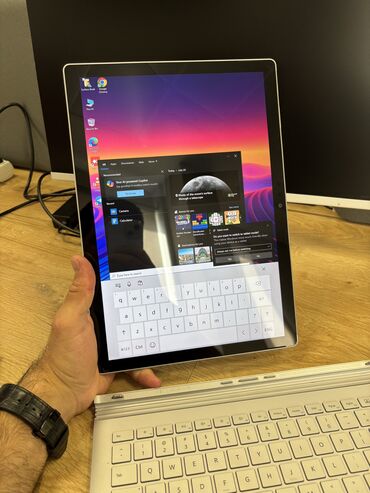 Masaüstü kompüterlər və iş stansiyaları: Intel Core i7, 8 GB, 15 "