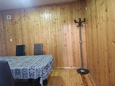 Masa və oturacaq dəstləri: Qonaq otağı üçün, Açılmayan, Dördbucaq masa, 6 stul — 4