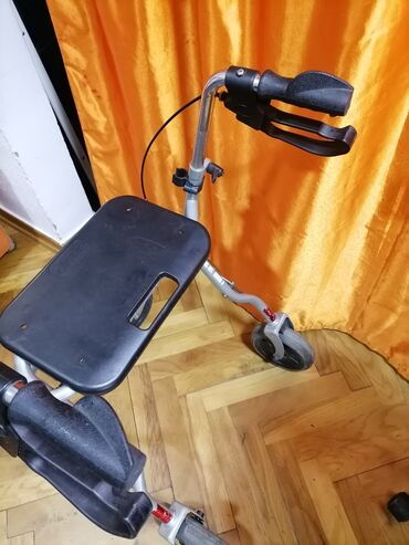 Hodalice, štake, štapovi za hodanje, kolica za hodanje: Hodalica sklapajuća sa ispravnim kočnicama
Sve je Ok — 4