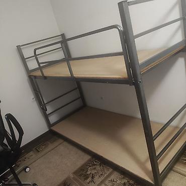 bunk bed: Двухъярусная металлическая кровать с прочным каркасом и лаконичным — 6