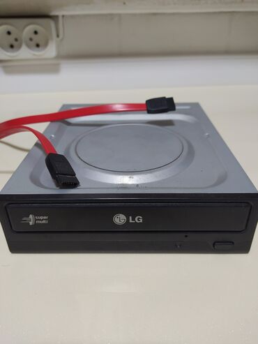 sata кабель для ноутбука: CD-дисковод, состояние хорошее. В комплекте SATA кабель