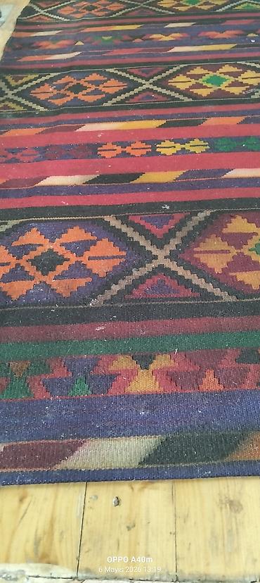 pul sekli: 2 eded qedimi kilim munasib qiymete satılır. Birinin şekilde — 5