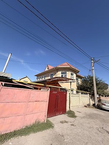 участок по дом: 210 м², 6 комнат и более, Можно с животными — 1