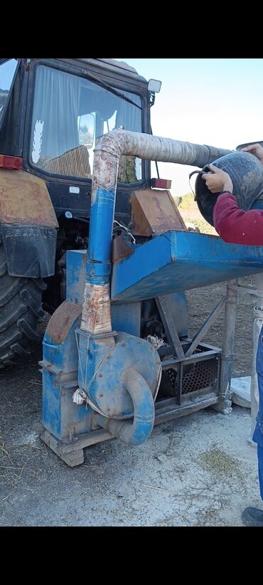 Yem üyüdən aparatlar: Kombayn tipli mobil yem üyüdüb‑qarışdıran qurğu - Traktorun kuyruq — 5