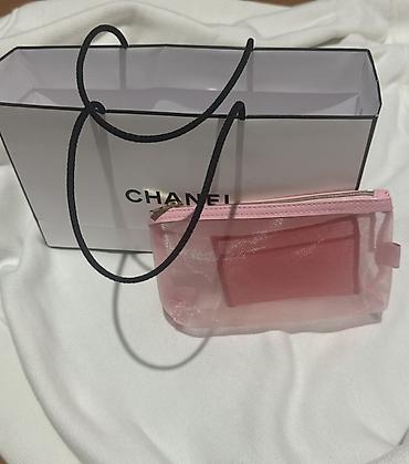 Chanel
Маленькая косметичка в своем пакете
Новая lalafo.az -da Chanel
Маленькая косметичка в своем пакете
Новая
