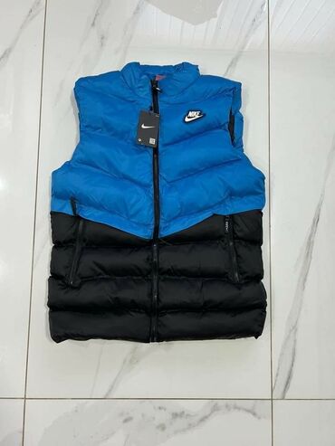 crna lakovana torbica: Vest, S (EU 48), Nike, color - Black, Polyester