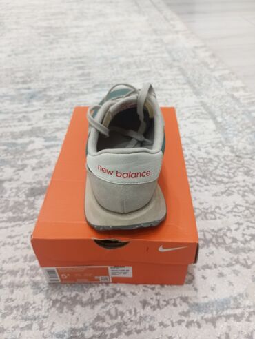 мусульманский кийимдер: Кроссовкалар, 41.5, New Balance, Жаңы, түсү - Жашыл