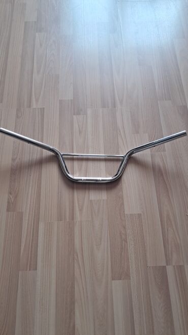 Физика: - Material: parlaq xrom rəngli polad - Forma: iki hissəli yüksəklikli
