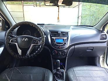 мини электро: Hyundai Solaris: 2012 г., Механика, Седан — 3
