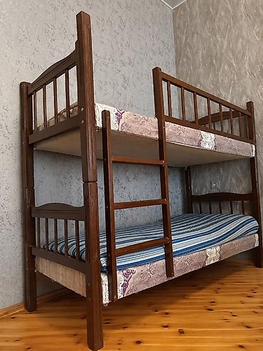 İki mərtəbəli taxta çarpayı - Material: bərk ağac karkas, klassik