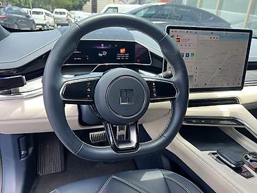 byd e1: Zeekr 001: | 2022 г. Лифтбек — 5