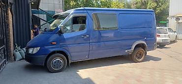 sprinter 2 2: Грузовой фургон синего цвета (цельнометаллический кузов, длинная — 2