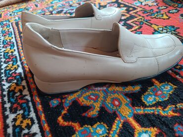женская обувь 36 размер: Туфли 36.5, цвет - Бежевый