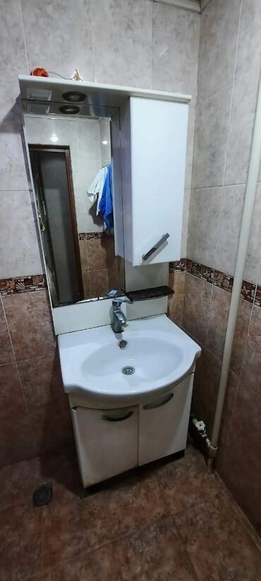 куплю морозилку б у: Satılır 80 azn Ünvandan alan şəxs götürəcək. Çatdırılma yoxdur. Ünvan