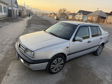 Volkswagen: Volkswagen Vento: 1995 г., 1.6 л, Механика, Бензин, Седан — 13