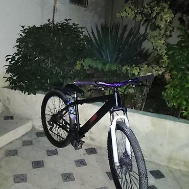 Dağ velosipedi – 29" təkərli, hardtail Xüsusiyyətlər: - Çərçivə