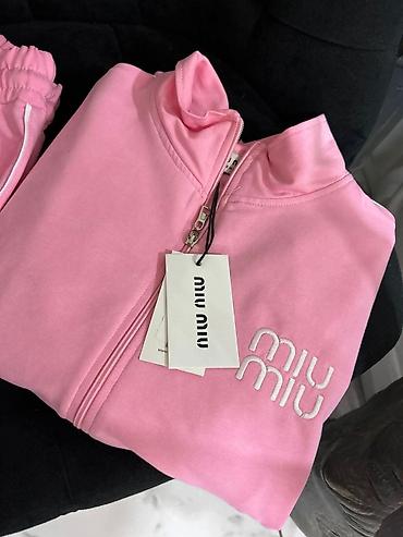 Gornji i donji deo: Zenske komplet trenerke Vrhunski kvalitet Velicine S m l xl xxl Cena — 11