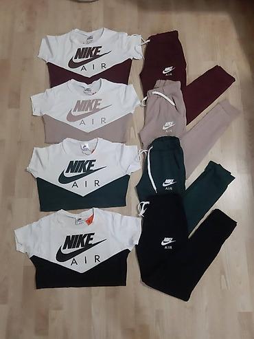 Kompleti: Pamucni kompleti 
Velicine S M L XL XXL
Cena kompleta 2300 din — 17