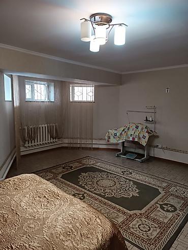 Продажа коттеджей и домов: 4 комнаты, 180 м², 7 соток, Бишкек, Аламединский рынок / базар Собственник — 12