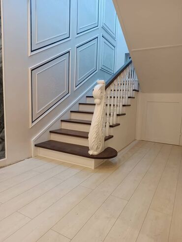 Деревянные лестницы: Стильная деревянная лестница, выполненная в классическом стиле — 22