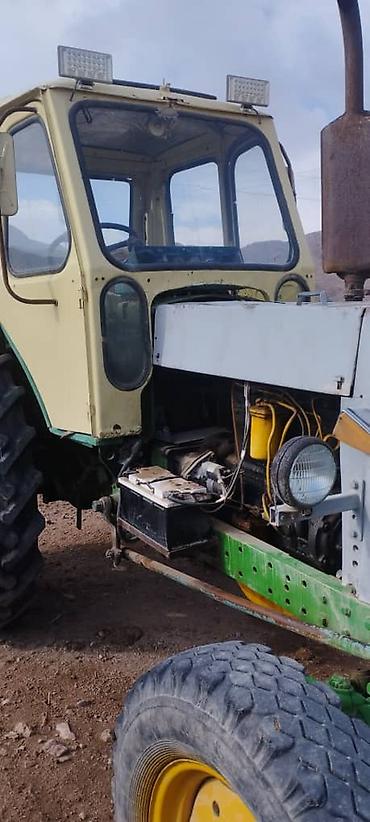 Другие тракторы: Трактор колесный с кабиной -адняя ведущая ось - Дизельный двигатель — 4