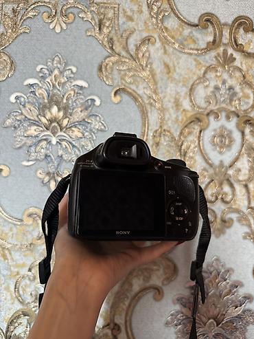 Fotokameralar: Sony Cyber-shot H-seriyası bridge fotoaparat - Linza: ZEISS — 4