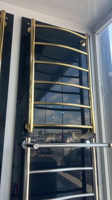 Hamam suşilkaları: Divara quraşdırılan, dəsmal qurutmaq üçün nəzərdə tutulmuş xrom -da lalafo.az — 13 Hamam suşilkaları: Divara quraşdırılan, dəsmal qurutmaq üçün nəzərdə tutulmuş xrom — 13