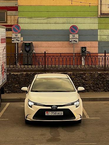 каролла гибрид: Toyota Corolla: 2021 г., 1.8 л, Автомат, Гибрид, Седан — 2