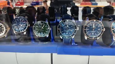 breitling: Kişi qol saatları – müxtəlif modellər və üslublar Məhsul təsviri: - — 4