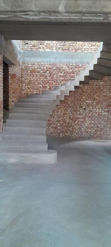 Лестницы и комплектующие: Монолитная лестница из бетона, предназначенная для установки внутри — 4