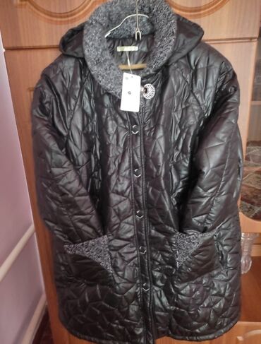 теплая куртка на зиму женская: Пальто, Зима, По колено