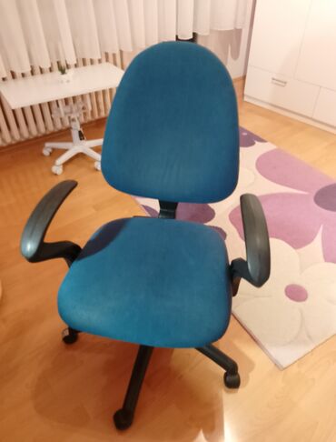 iznajmljivanje stolova i stolica novi sad: Bоја - Tamnoplava, Upotrebljenо