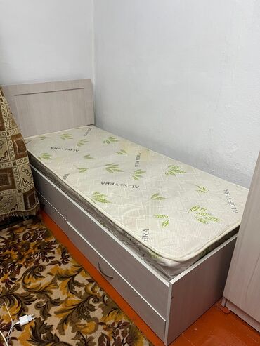 галерея итальянская мебель: 1. Односпальная кровать - 3500 2. Большой гардероб - 7500 3. Сервант -