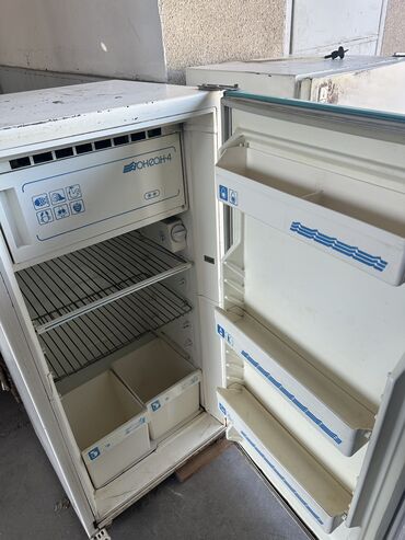 холодильник 5000 сом: Муздаткыч Саратов, Колдонулган, Бир камералуу, De frost (тамчы), 60 * 150 * 50