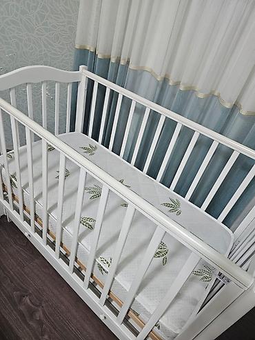 korpə beşiyi: Oğlan və qız üçün, İşlənmiş, Dördbucaq, Beşik, Dəstsiz, Matras ilə, Yellənmə mexanizmi ilə — 5