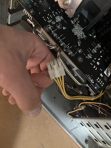 pc disk: Masaüstü kompyuter qida bloku 600W Texniki təsvir: - Anakart: ATX — 3