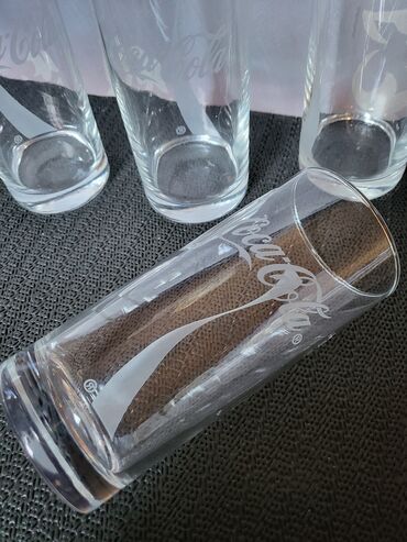 Čaše: Case nove Coca Cola vintaz. Komada 6 u ceni,sve na casama odsjaj od — 10