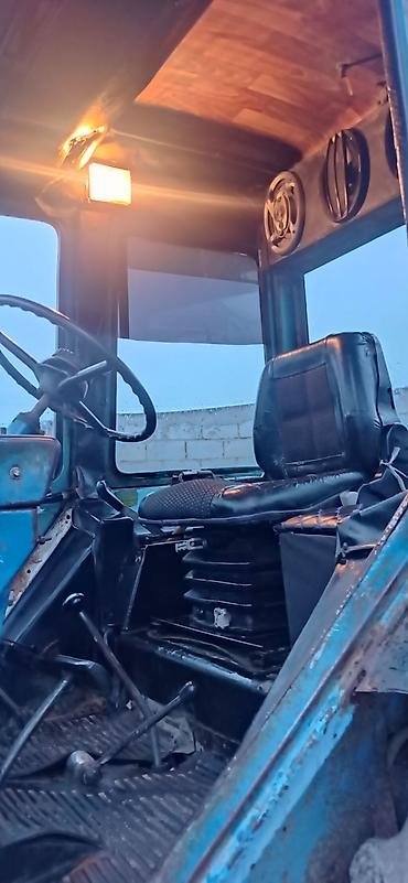 Traktorlar: Kənd təsərrüfatı üçün universal təkərli traktor - Rəng: mavi, geniş — 7