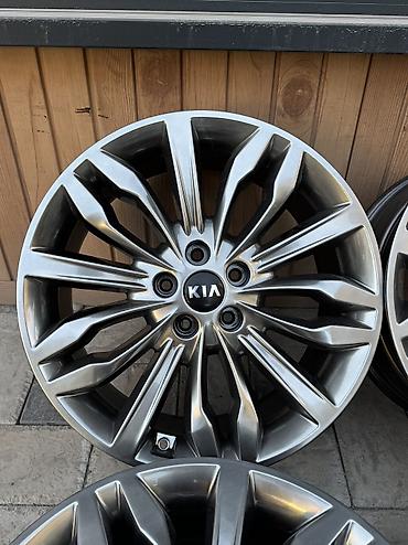 Диски: Литые Диски R 19 Kia, Комплект, отверстий - 5, Б/у — 7