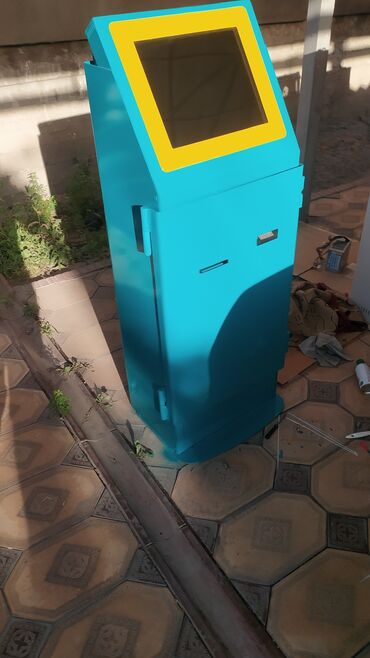 логистическая компания: Платежный терминал уличный - Корпус из металла, устойчивый напольный