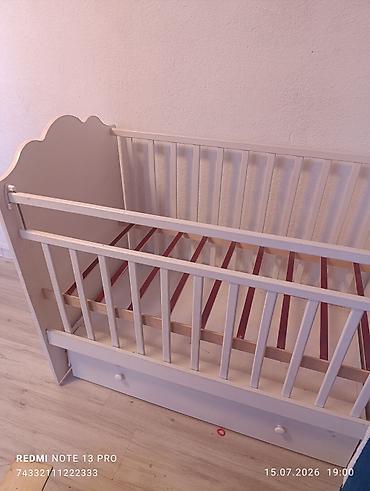 vintage: Детская кроватка «Baby Vintage» с маятником и выдвижным ящиком. - — 1