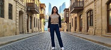 • Qadın bomber gödəkçə - Rəng: bej gövdə, qara qol hissələri -