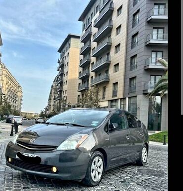 Toyota: Toyota Prius: 0.9 l | 2007 il Sedan