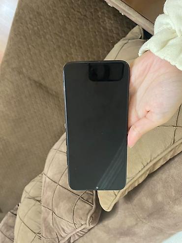 ev telefonlari: Blackview BV (arka qapaqda Blackview loqosu). Android smartfon — 3