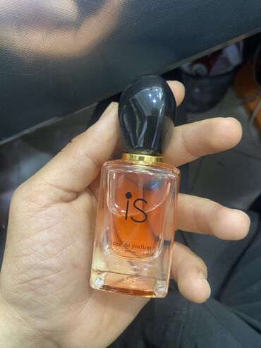 Ətriyyat: Kiçik flakonda olan "is" ətri. Eau de parfum konsentrasiyasına lalafo.az -da Ətriyyat: Kiçik flakonda olan "is" ətri. Eau de parfum konsentrasiyasına