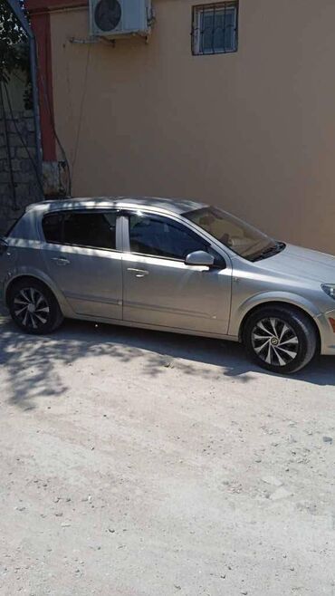 Opel: Opel Astra: 1.8 l | 2007 il 21000 km Hetçbek